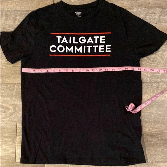 Old Navy Black Crewneck Tee Tailgate Committee with Red and White Print - Picture 1 of 4